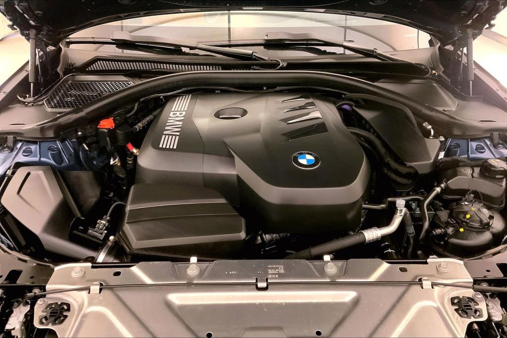 Certified 2025 BMW 330i xDrive Sedan w/ Premium Package AWD/4WD image 9