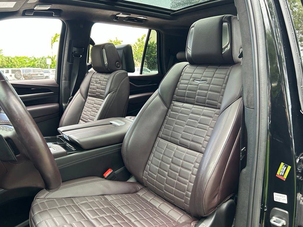 Used 2024 Cadillac Escalade Sport Platinum AWD/4WD image 18