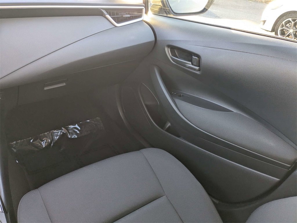 Used 2025 Toyota Corolla LE image 16
