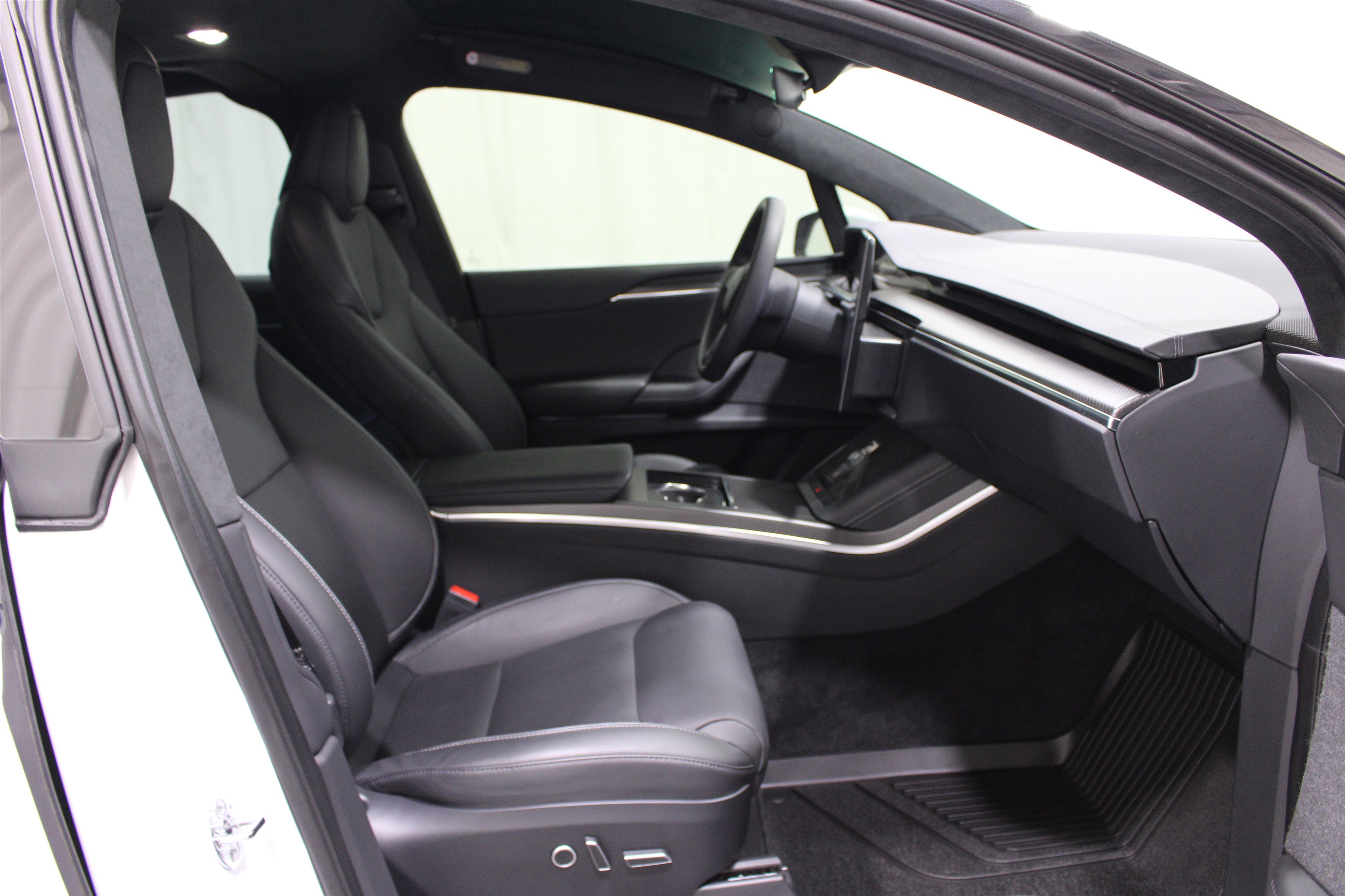 Used 2024 Tesla Model X Plaid AWD/4WD image 23