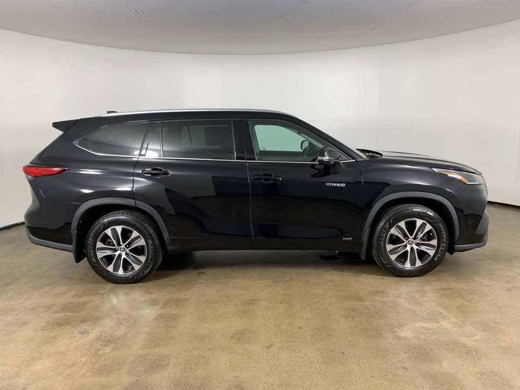 Used 2021 Toyota Highlander XLE image 5