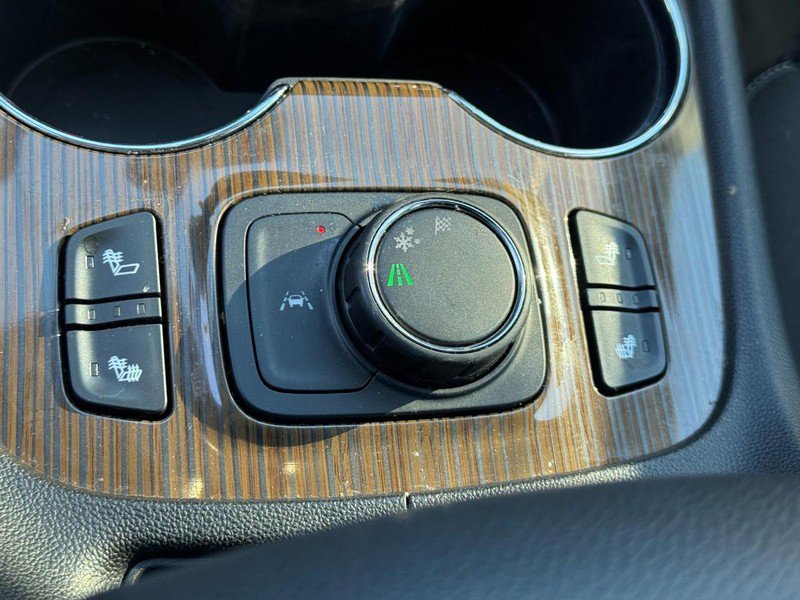 Used 2023 GMC Acadia SLE w/ Driver Convenience Package image 21