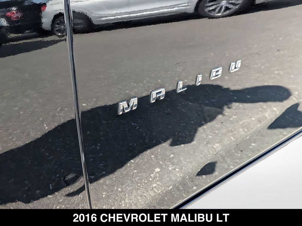 Used 2016 Chevrolet Malibu LT w/ Leather Package FWD image 13