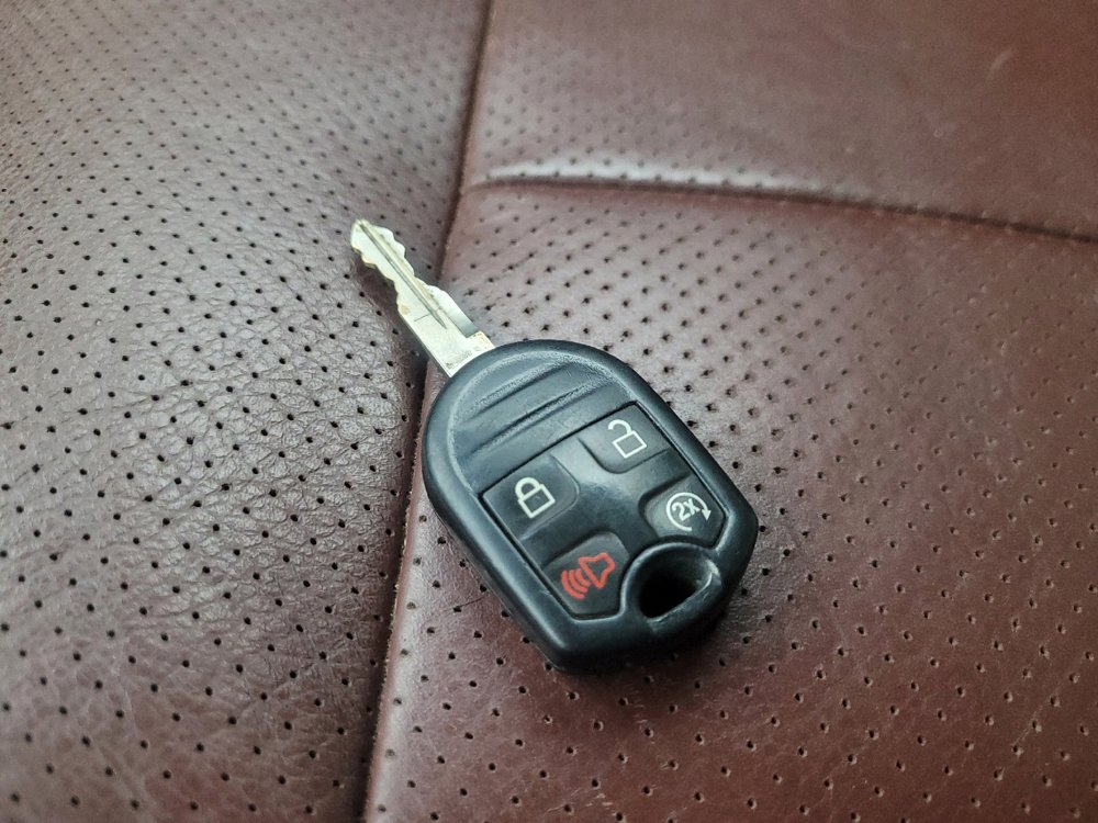 Used 2013 Ford F150 King Ranch w/ King Ranch Luxury Pkg image 32