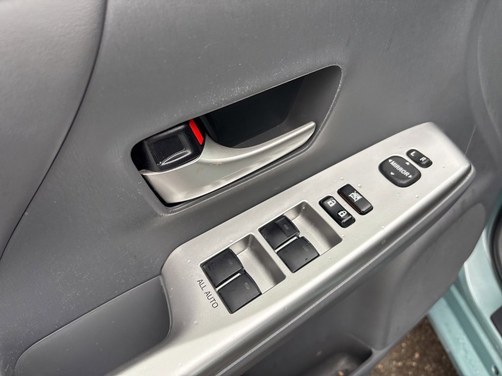 Used 2014 Toyota Prius V Three image 19