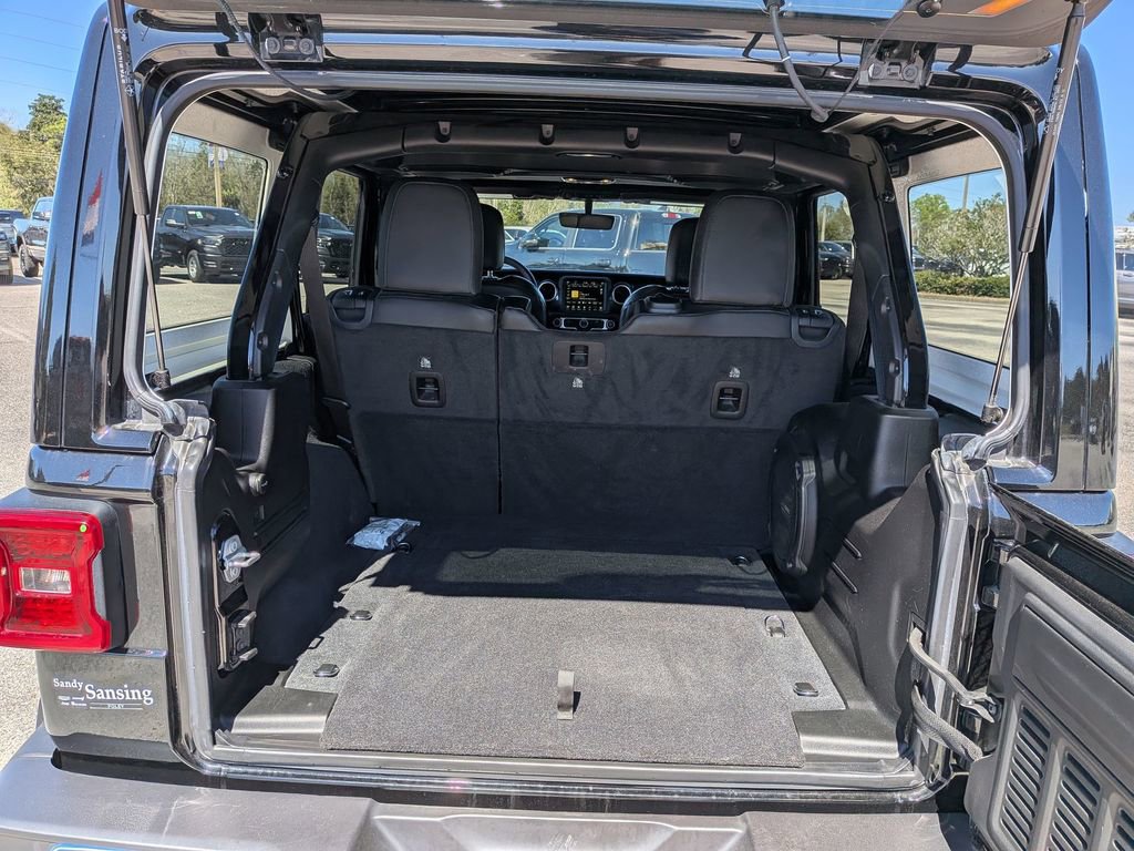 Used 2023 Jeep Wrangler Altitude image 31
