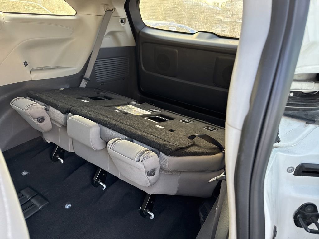 Used 2024 Toyota Sienna LE image 20
