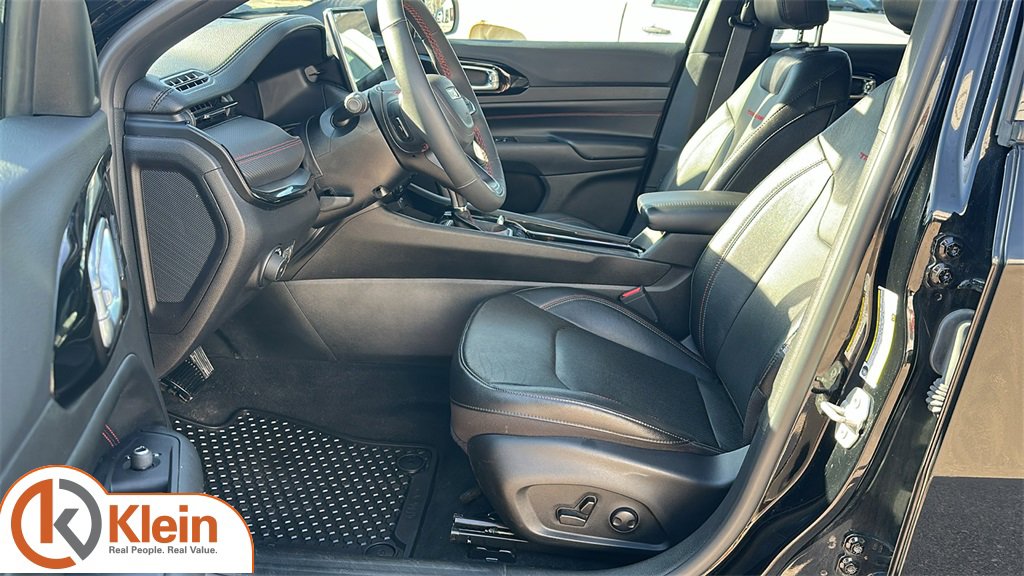 Used 2024 Jeep Compass Trailhawk w/ Trailhawk Elite Group image 14