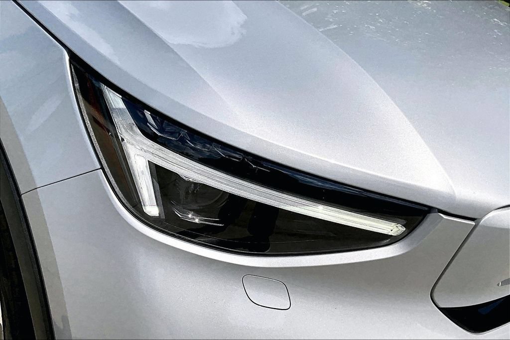 Certified 2023 Volvo C40 P8 Recharge Ultimate w/ Protection Package Premier AWD/4WD image 38