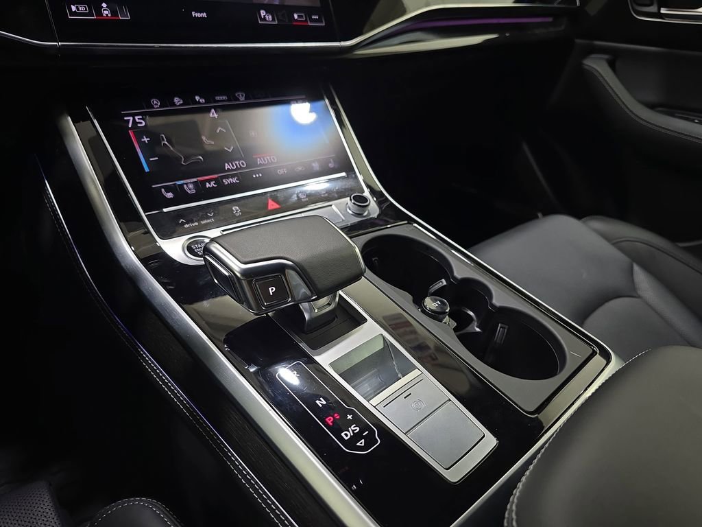 Used 2025 Audi Q8 Prestige w/ Prestige Package AWD/4WD image 26