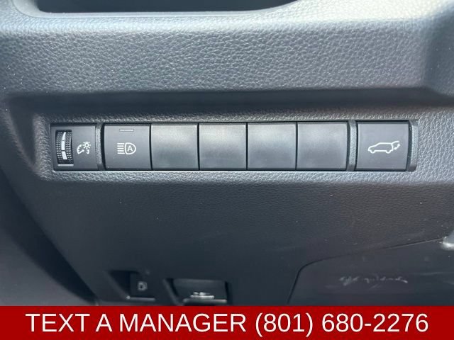 Used 2025 Toyota RAV4 SE AWD/4WD image 25