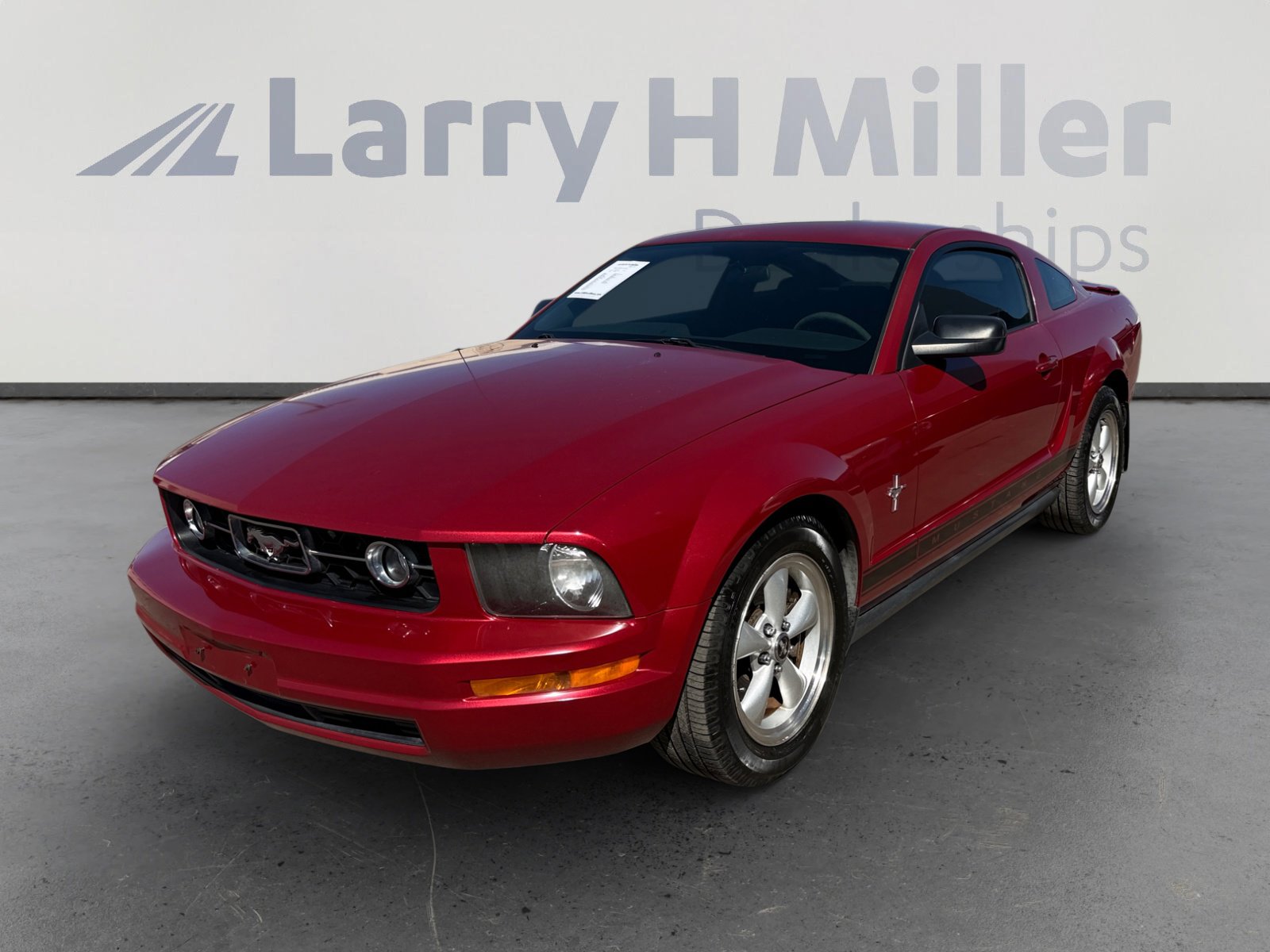 Used 2008 Ford Mustang Deluxe image 1