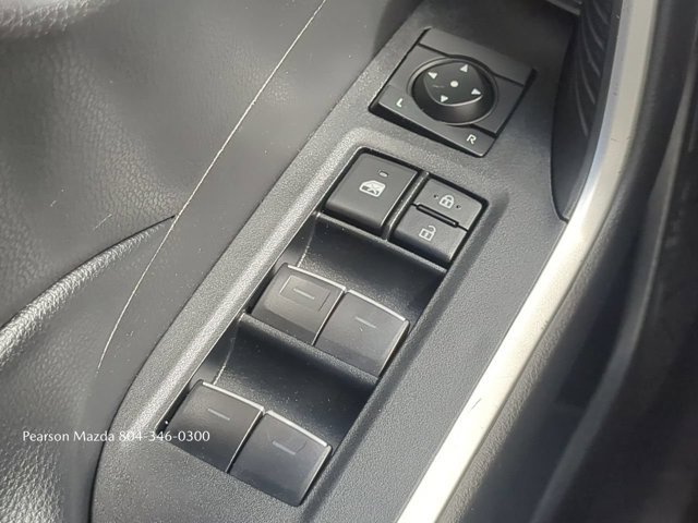 Used 2025 Toyota RAV4 XLE AWD/4WD image 22