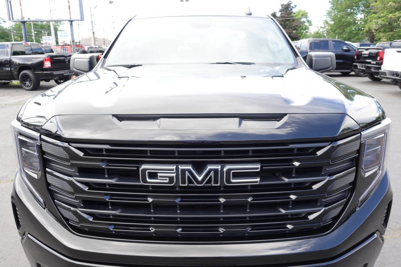 Used 2023 GMC Sierra 1500 Elevation w/ LPO, Elevation Black Package AWD/4WD image 7