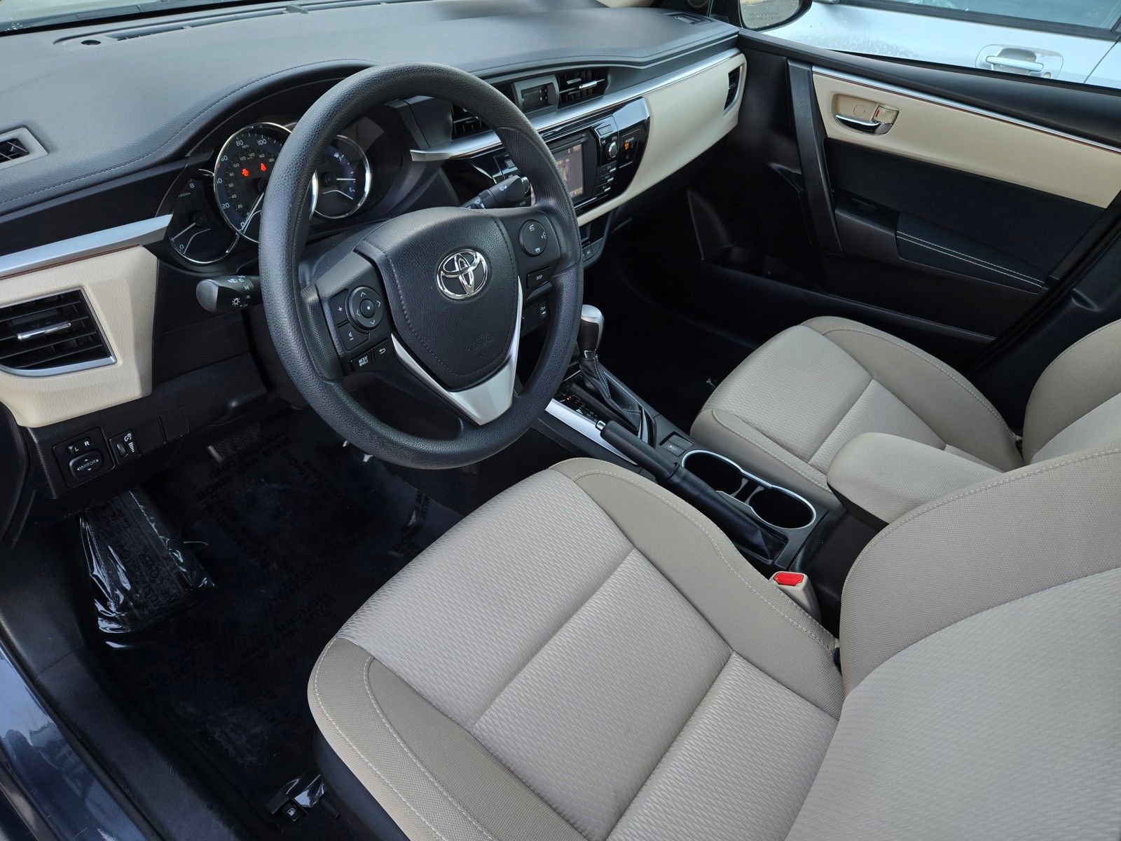 Used 2016 Toyota Corolla LE image 8