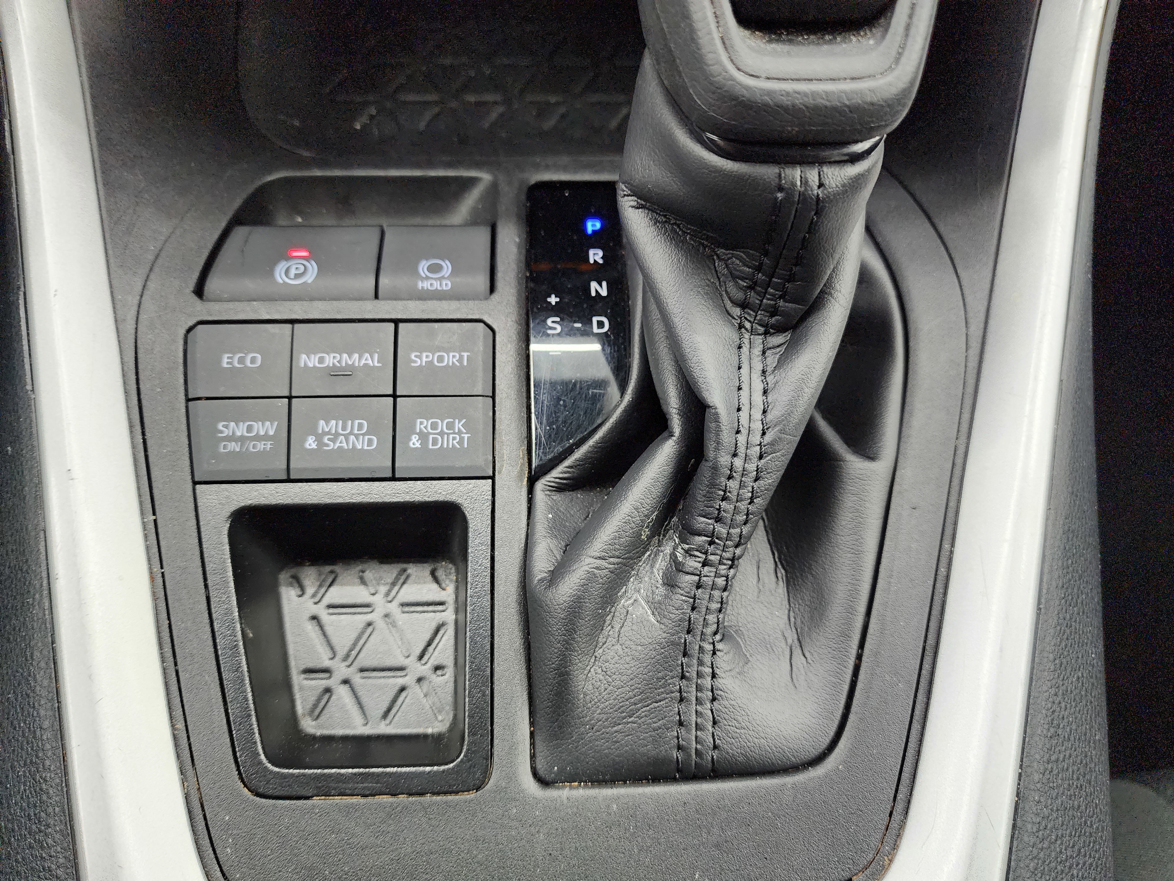 Used 2024 Toyota RAV4 XLE image 16