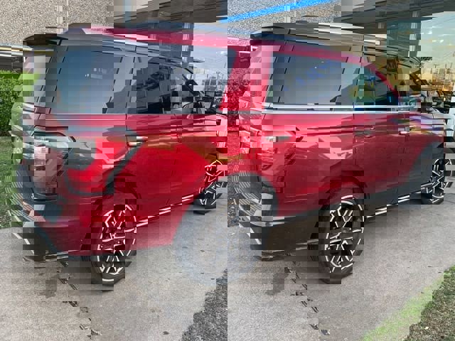 Used 2019 Ford Expedition Limited w/ Texas Edition Package image 3