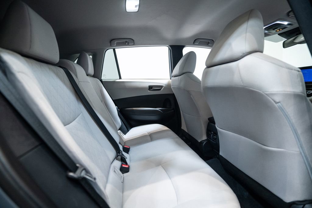 Certified 2023 Toyota Corolla Cross LE image 32