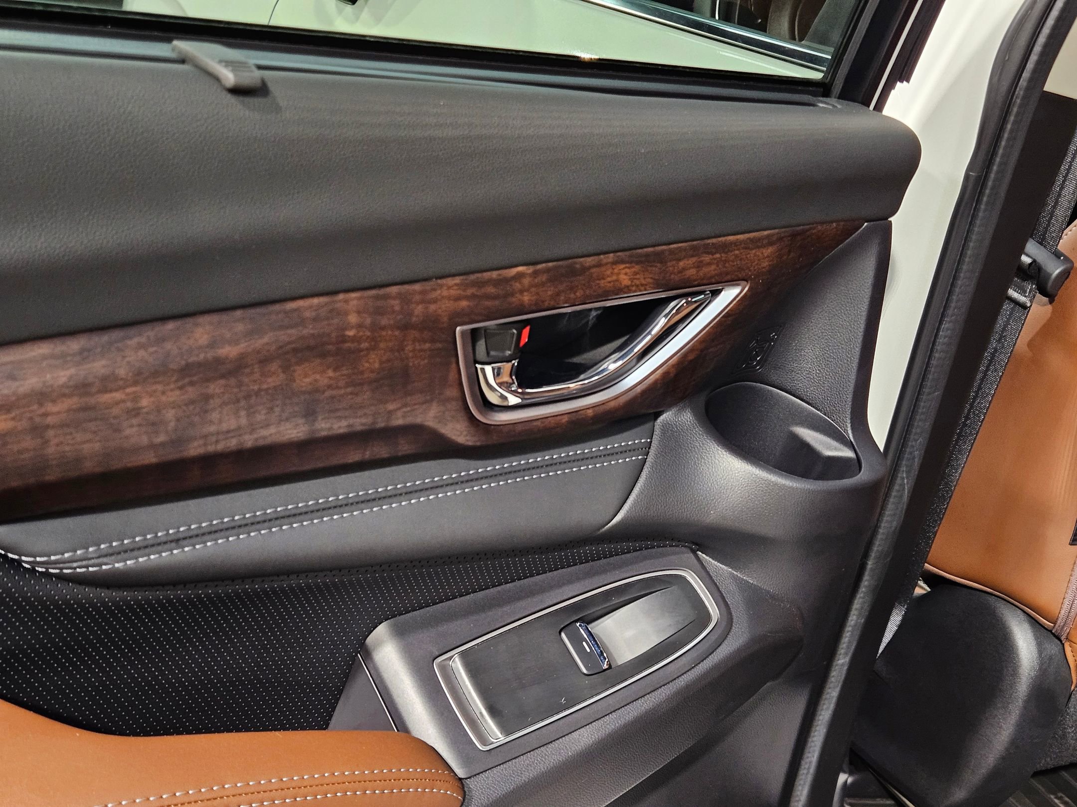 Used 2024 Subaru Ascent Touring image 37