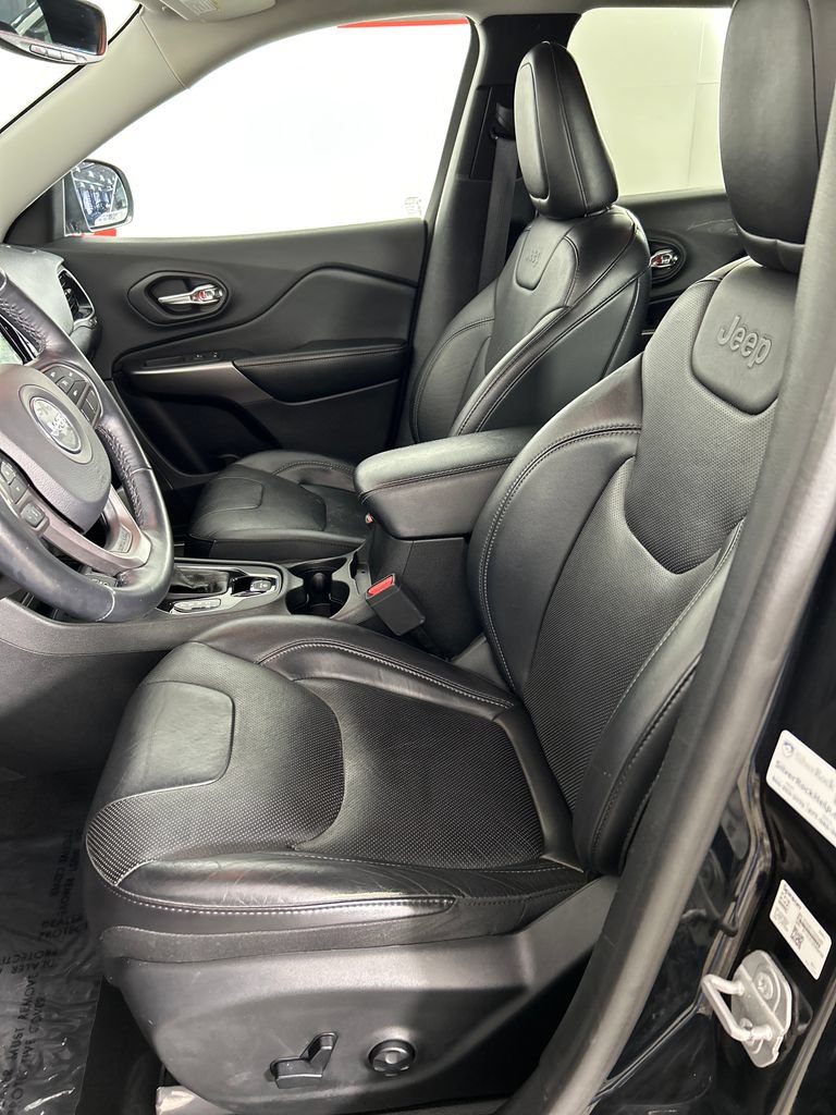 Used 2019 Jeep Cherokee Limited AWD/4WD image 13