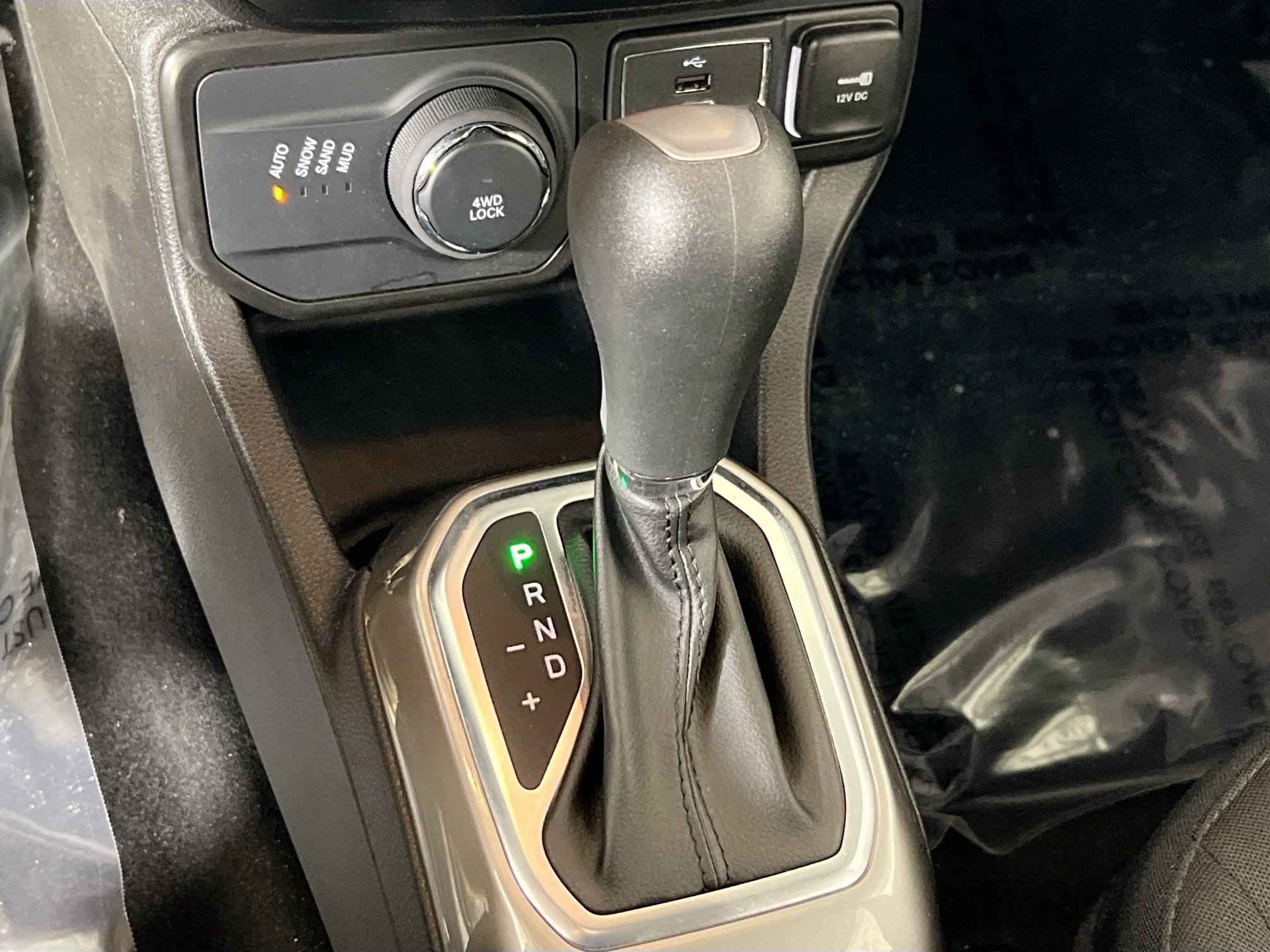 Used 2022 Jeep Renegade Latitude AWD/4WD image 17
