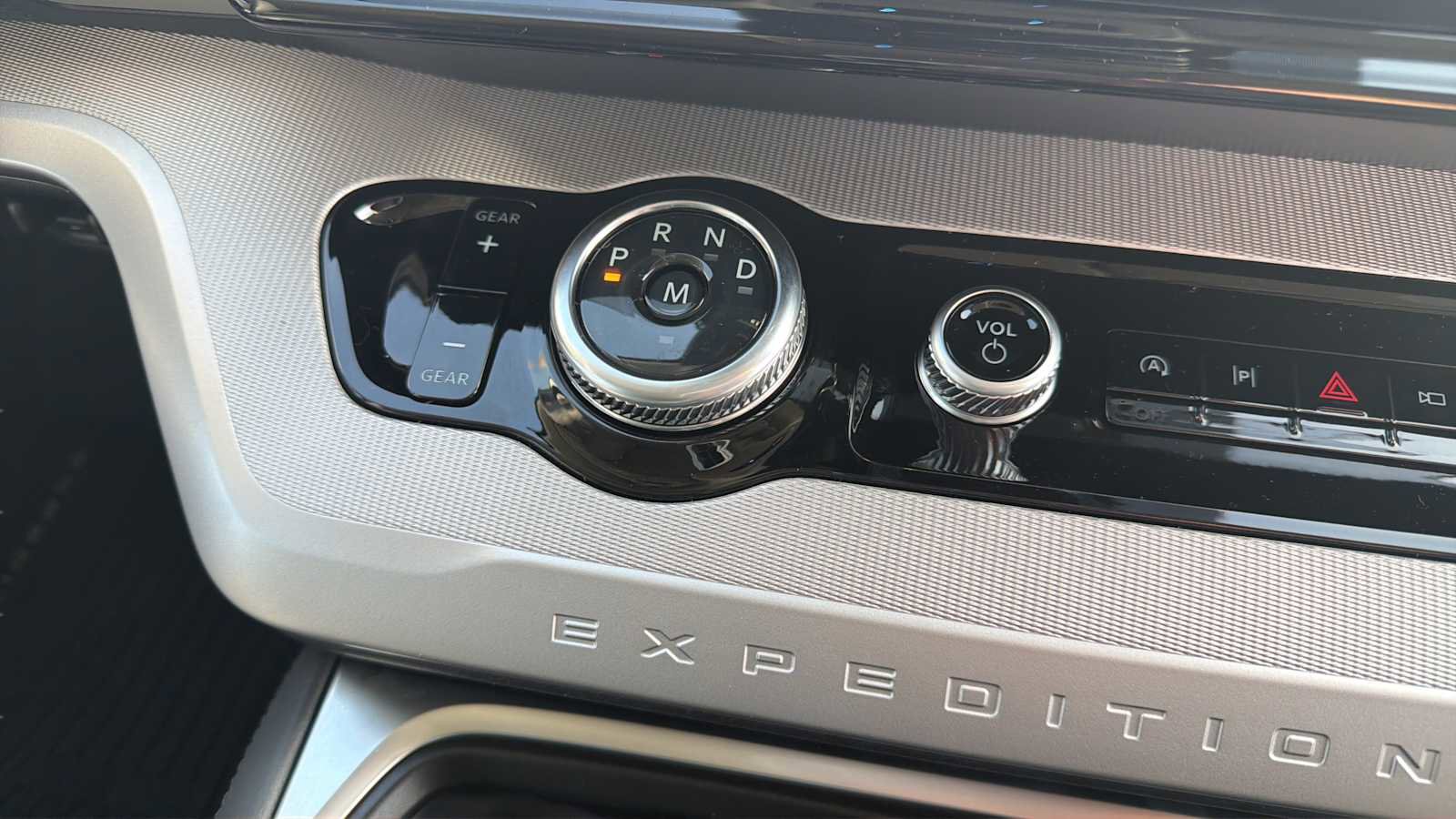 Used 2026 Ford Expedition Active image 14