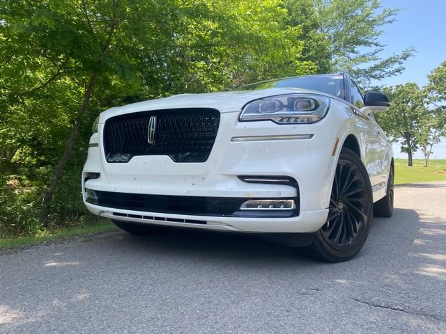 Used 2022 Lincoln Aviator Reserve w/ Equipment Group 201A AWD/4WD image 3