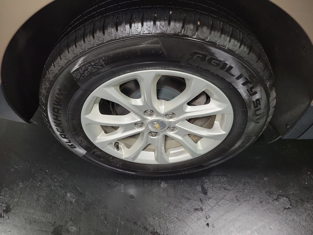 Used 2018 Chevrolet Equinox LS FWD image 12