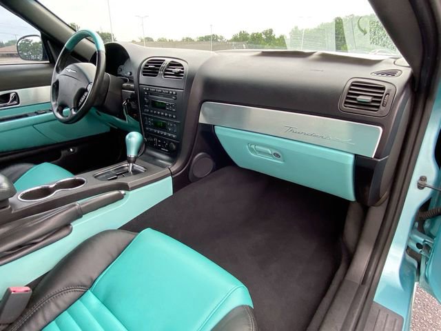 Used 2002 Ford Thunderbird image 23