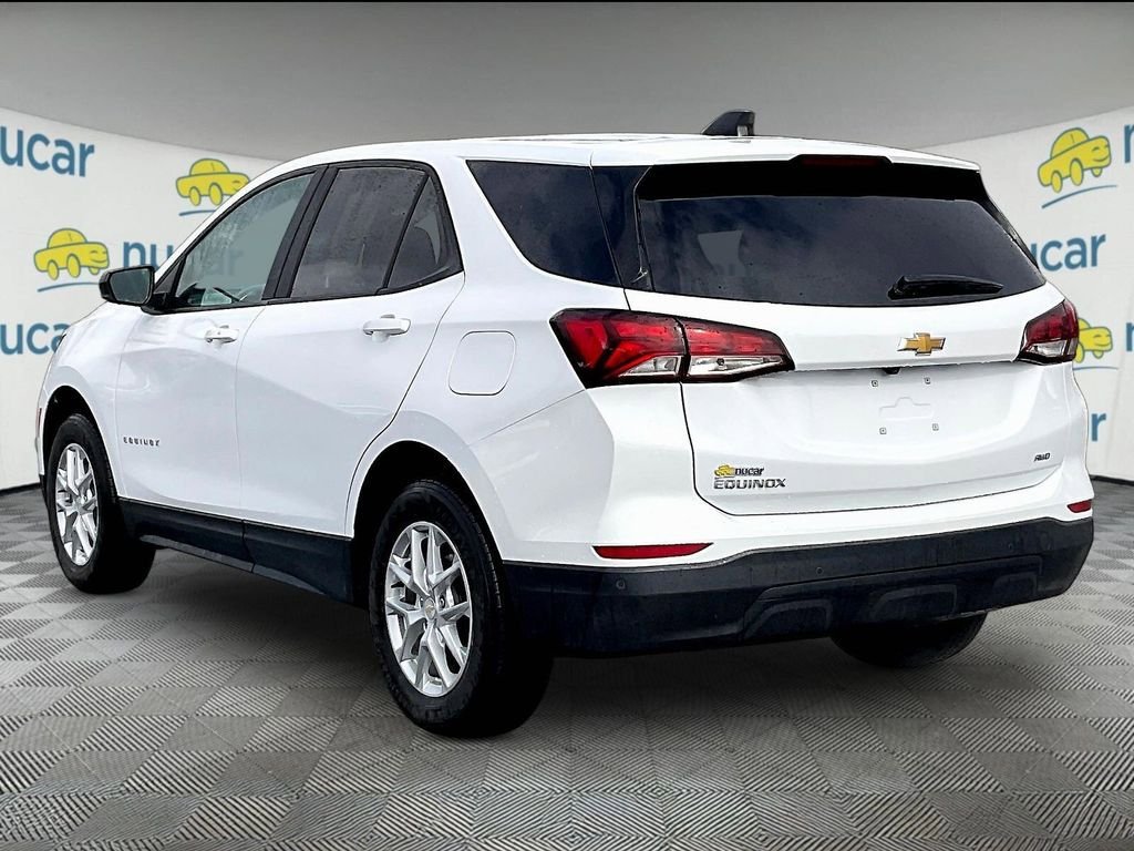 Used 2023 Chevrolet Equinox LS AWD/4WD image 4