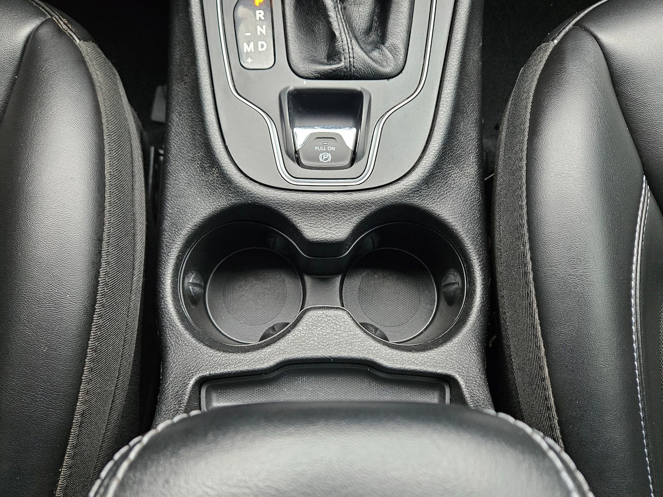 Used 2019 Jeep Cherokee Latitude Plus FWD image 12