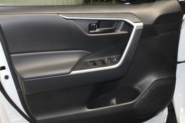 Used 2024 Toyota RAV4 LE image 9