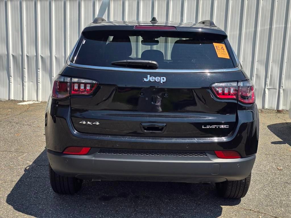 Used 2025 Jeep Compass Limited AWD/4WD image 11