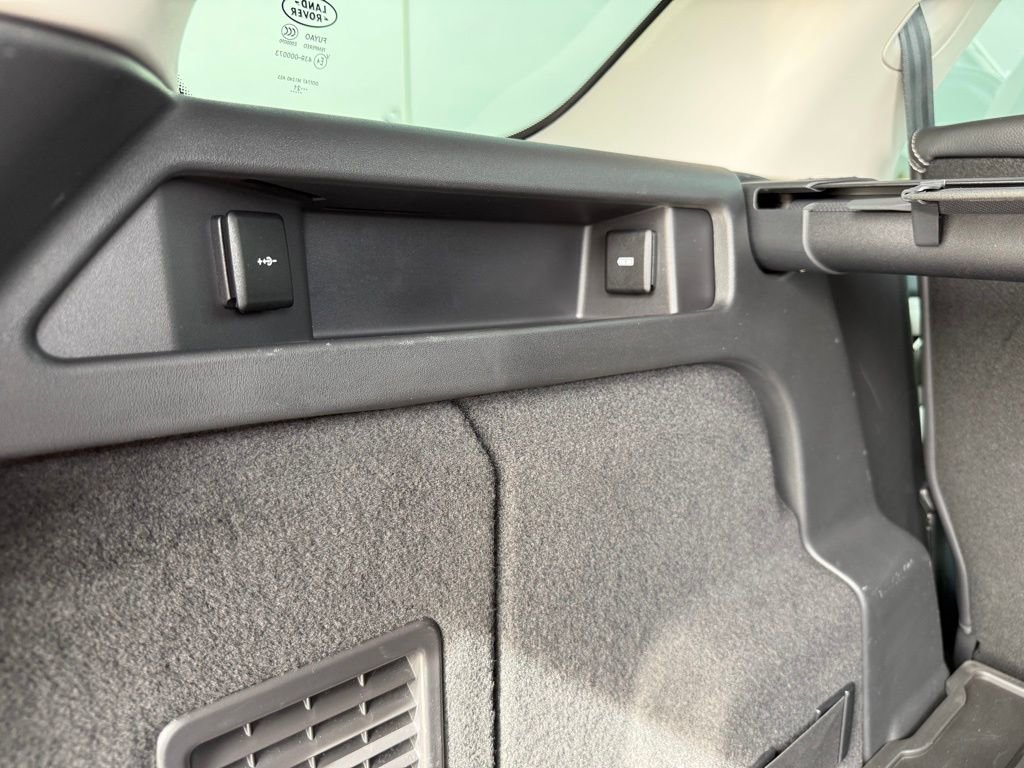 Used 2022 Land Rover Discovery Sport S R-Dynamic image 36