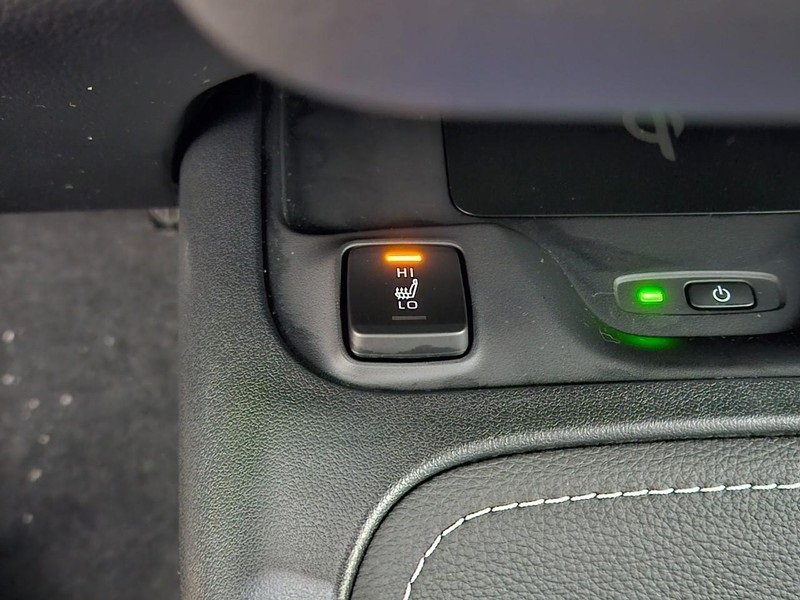 Used 2025 Toyota Corolla XSE image 18