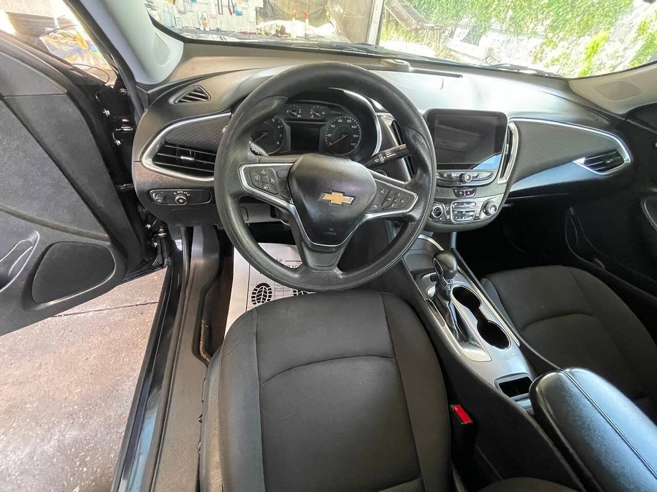 Used 2021 Chevrolet Malibu LT FWD image 11