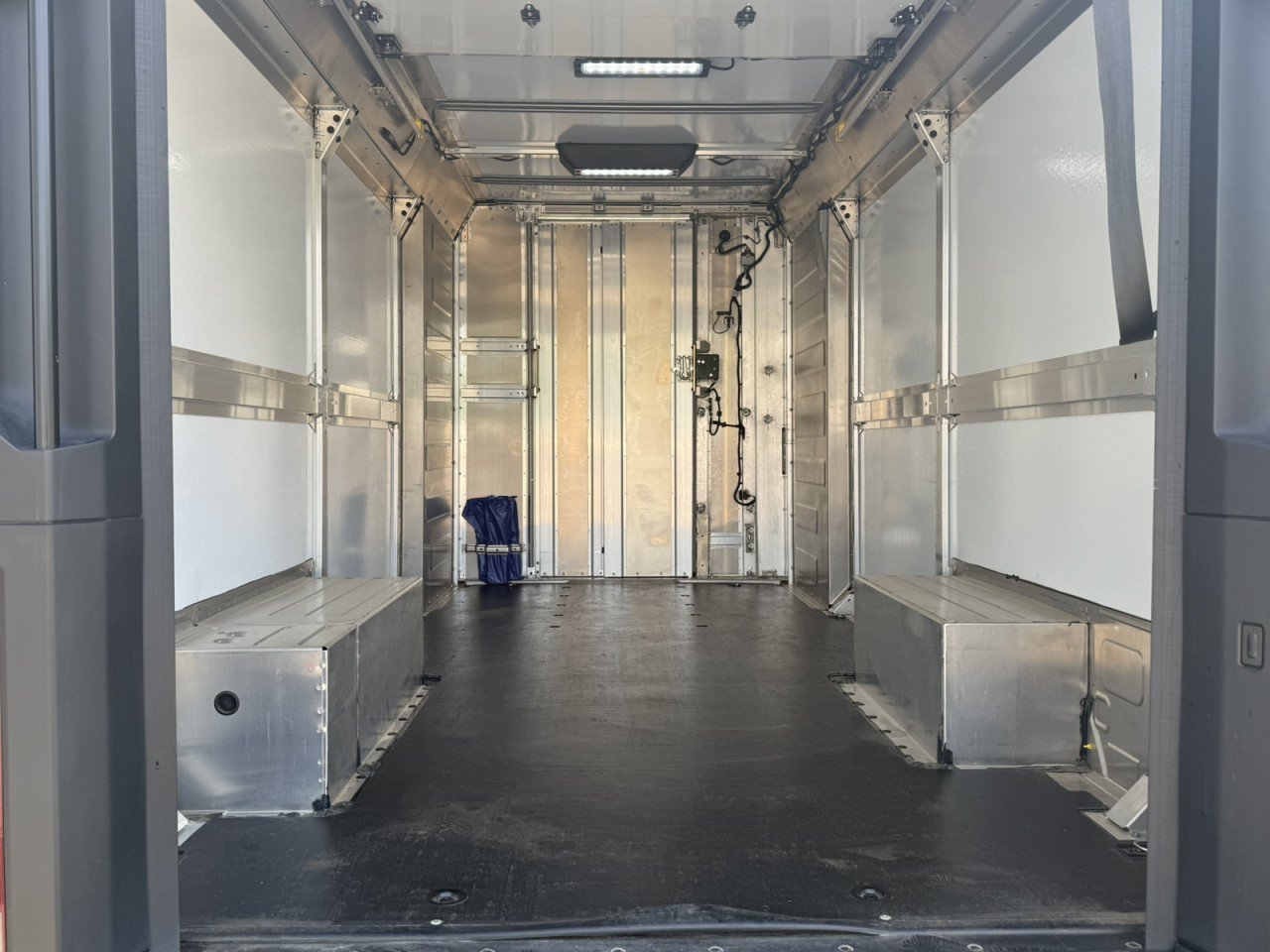 Used 2025 Chevrolet Brightdrop 600 FWD image 7