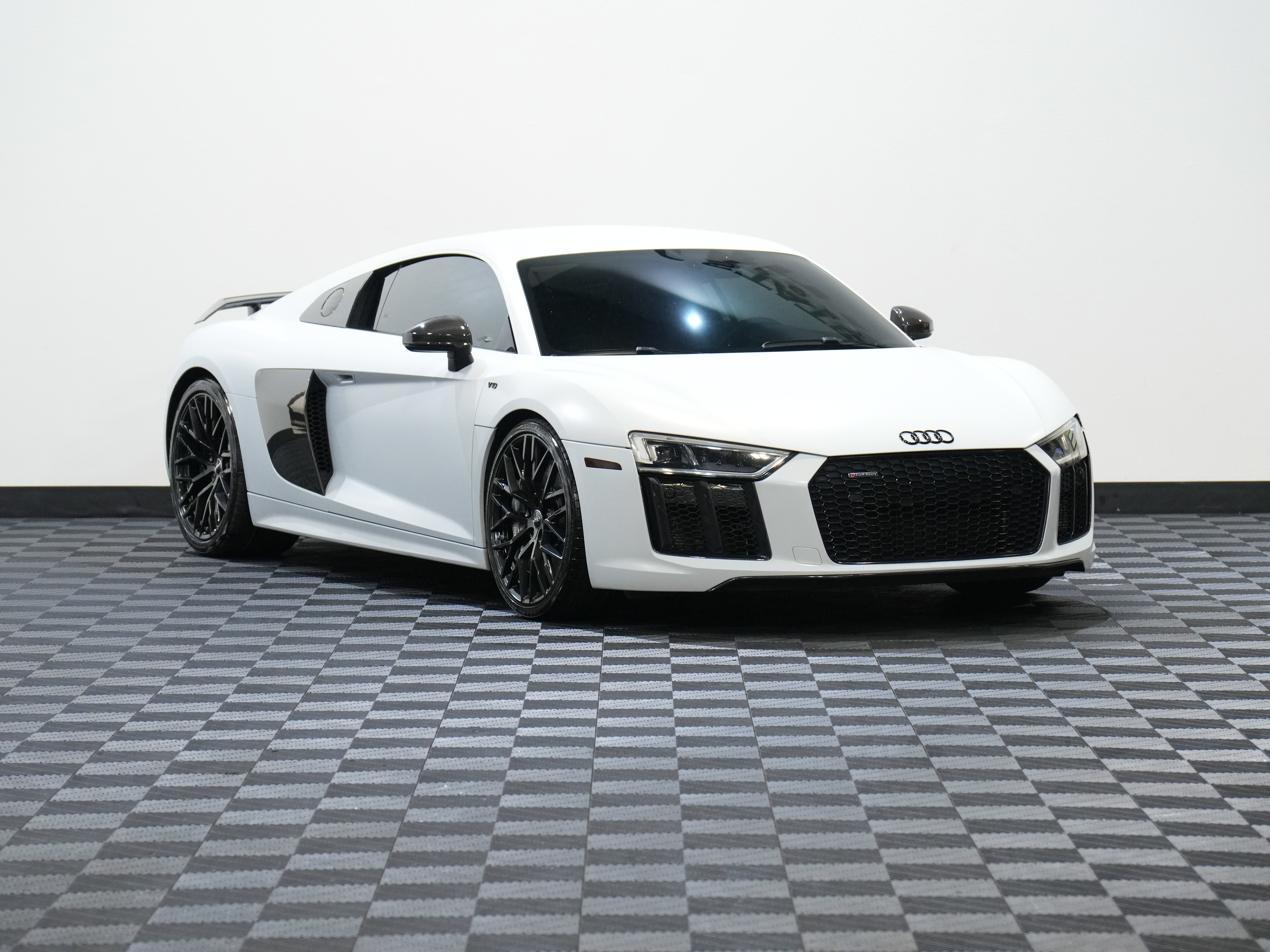 Used 2018 Audi R8 V10 plus image 5