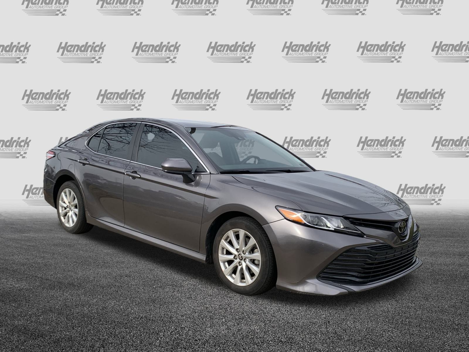 Used 2020 Toyota Camry LE image 2
