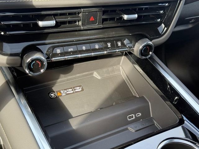 New 2026 Chevrolet Suburban Premier image 17