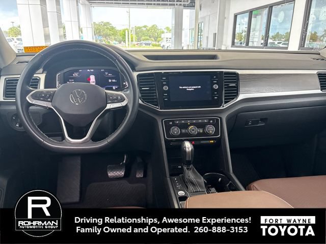 Used 2023 Volkswagen Atlas SE w/ Black Wheel Package FWD image 6