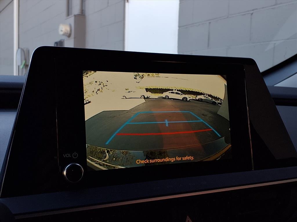 Certified 2025 Toyota Prius Plug-In Hybrid image 9