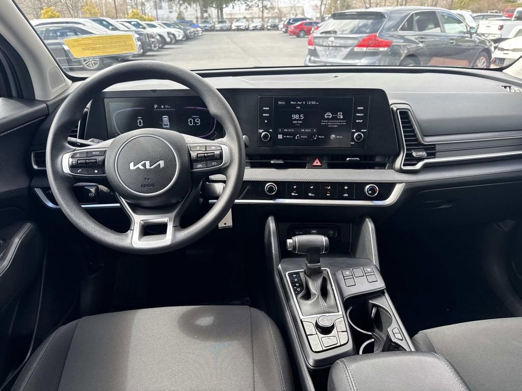 Used 2024 Kia Sportage LX image 14