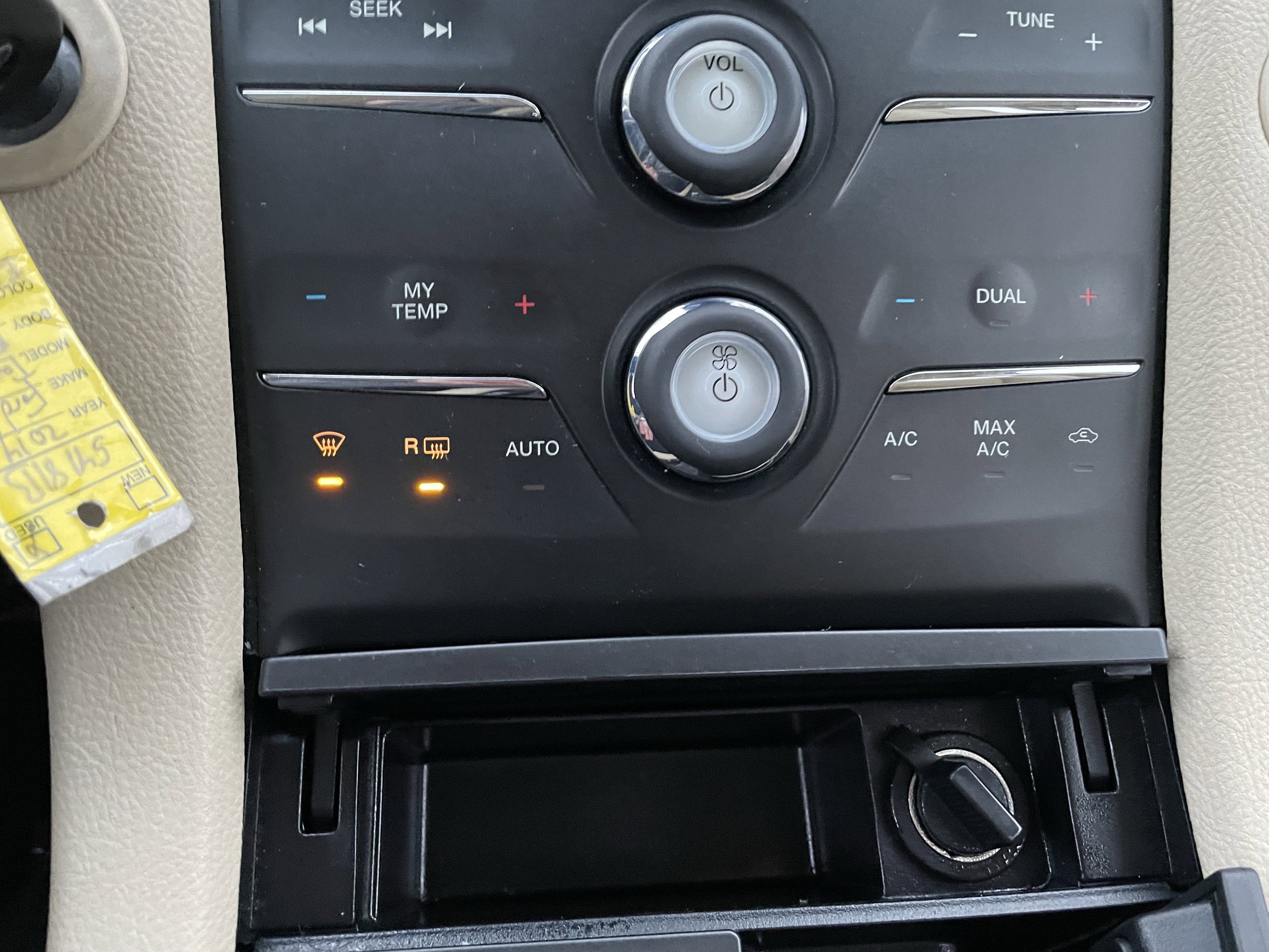 Used 2014 Ford Taurus SEL w/ Equipment Group 201A image 21