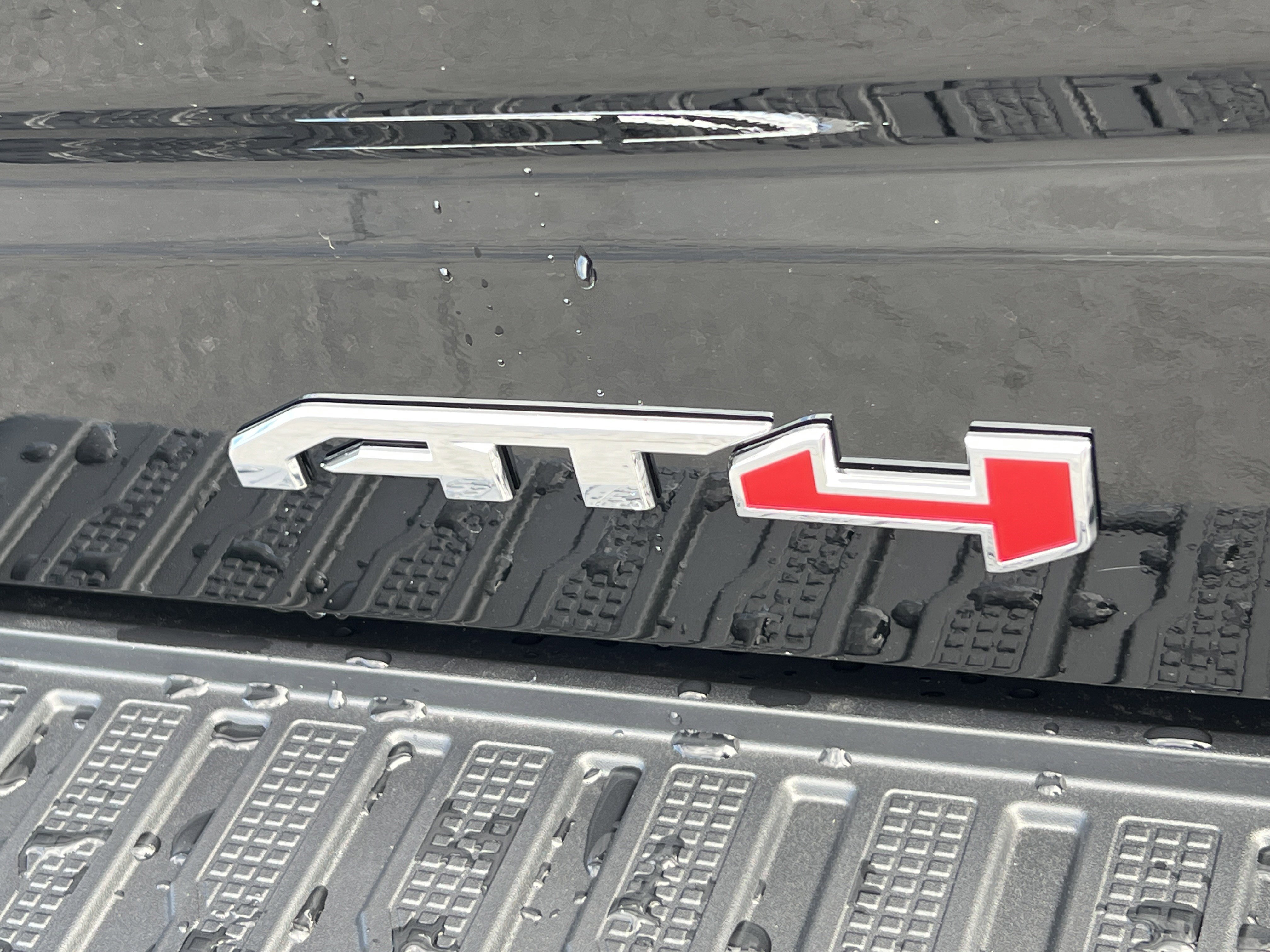 New 2026 GMC Sierra 1500 AT4 w/ Technology Package image 9