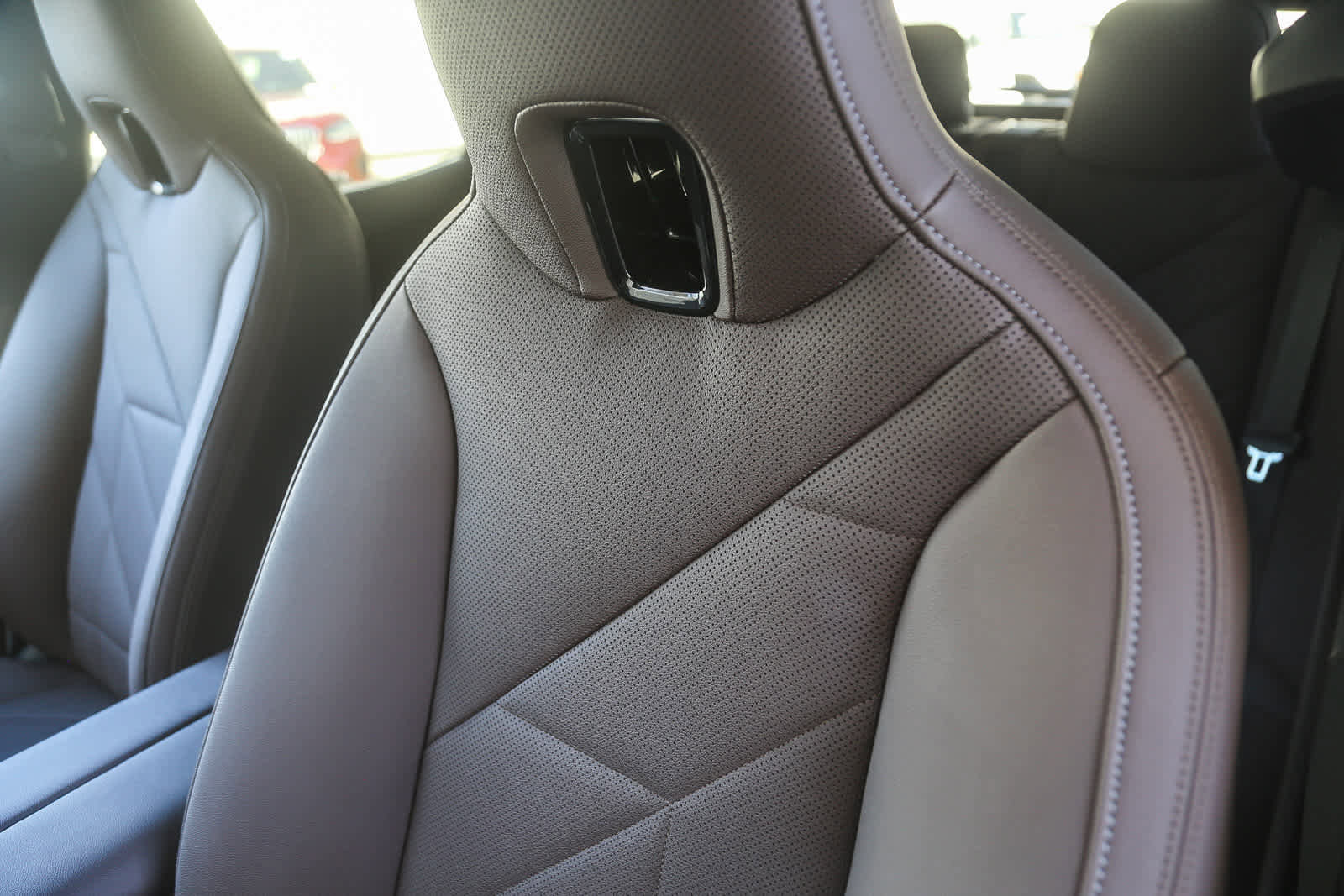 Used 2025 BMW iX xDrive50 w/ Sport Package image 21