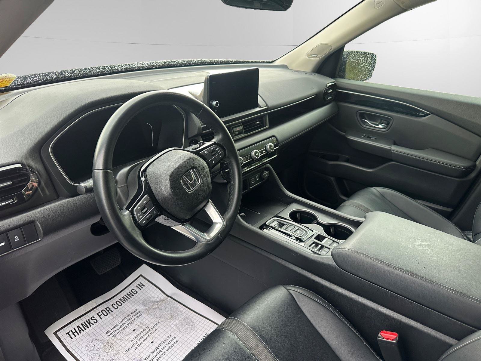 Used 2024 Honda Pilot Touring image 10