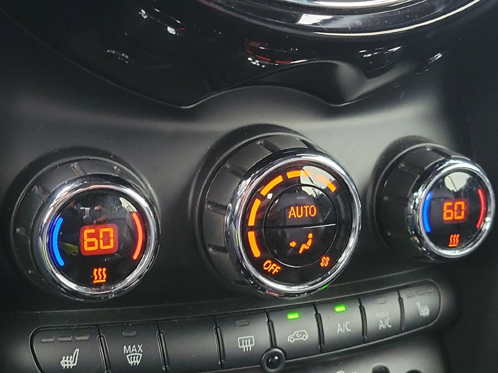 Used 2020 MINI Cooper Convertible FWD image 33