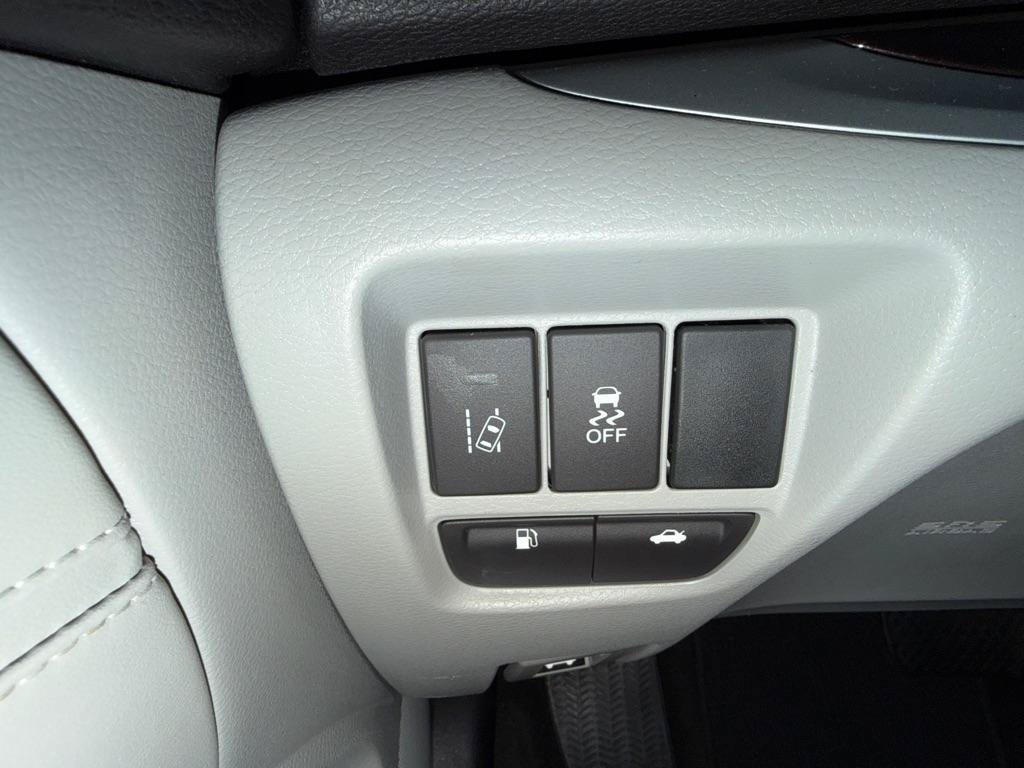 Used 2017 Acura TLX V6 w/ Technology Package FWD image 19