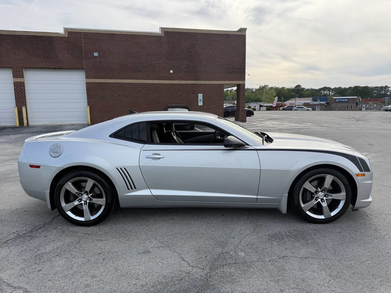 Used 2010 Chevrolet Camaro SS w/ RS Package RWD image 8